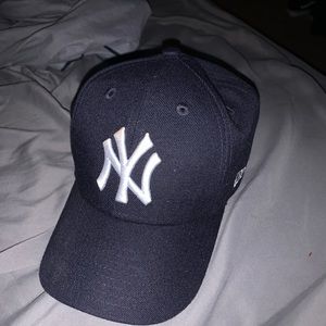 Ny Yankees hat (youth)